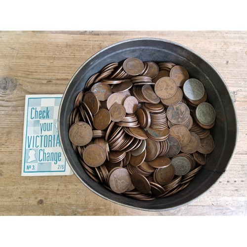 560 - A tin of assorted GB coins to include silver half crowns etc