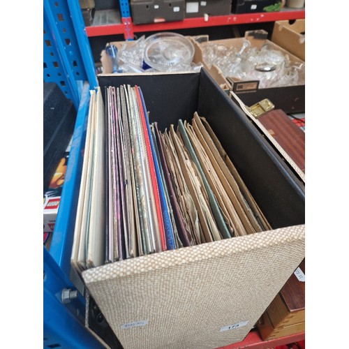 173 - A case of LPs and 78s.