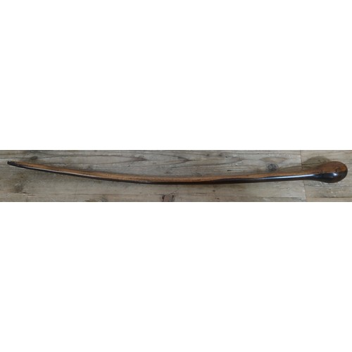 327 - A hardwood throwing stick, probably South African Zulu, length 81cm.