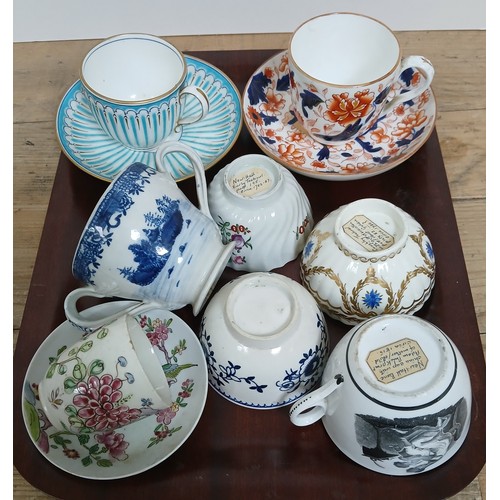 320 - A tray of assorted English 18th and 19th century porcelain tea ware, various factories.