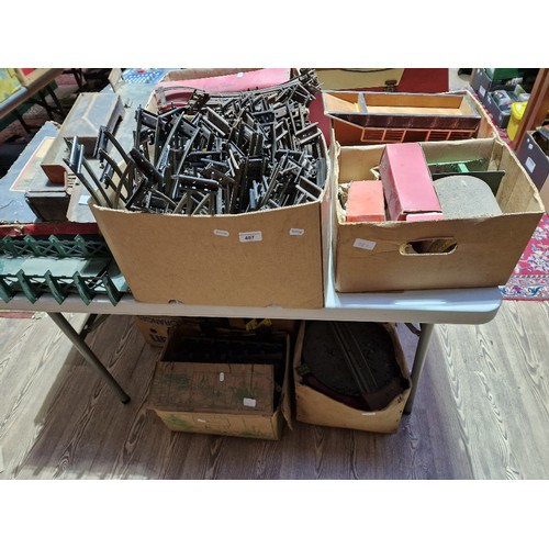 487 - A large collection of assorted model railway items to include track & accessories etc.