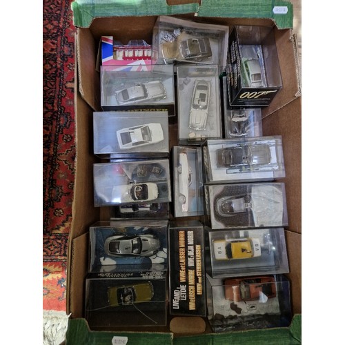 472 - A box of James Bond 007 die cast model vehicles, each in original box.