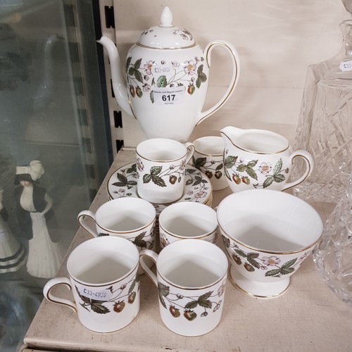 617 - Wedgwood ‘Strawberry Hill’ coffee set - coffee pot, cream jug, sugar basin, 6 cups & saucers - 15 pi... 