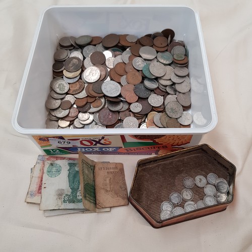 679 - Tub of coins inc some silver threepenny bits