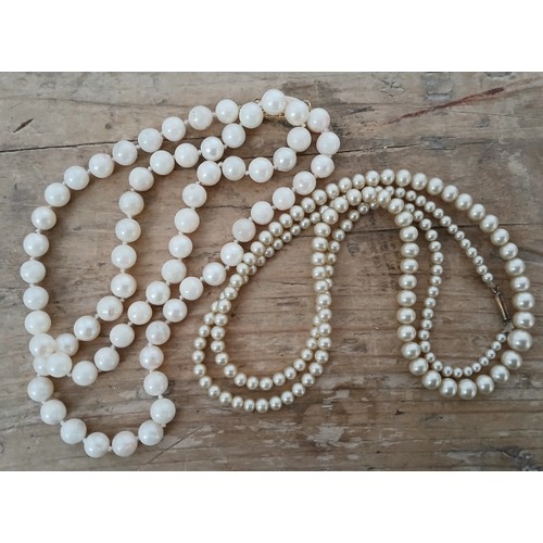 291 - Assorted beaded necklaces and one bracelet, including cultured pearl, simulated pearl, coral and amb... 