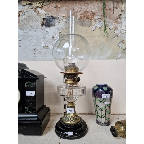 744 - A duplex glass oil lamp