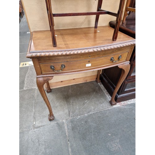 975 - A mahogany canteen/cutlery table with fitted interior.