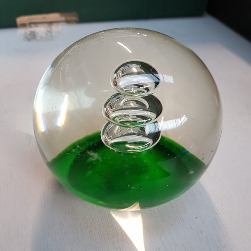 616 - 15 glass paperweights including Caithness