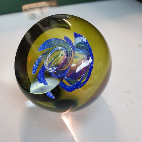 616 - 15 glass paperweights including Caithness