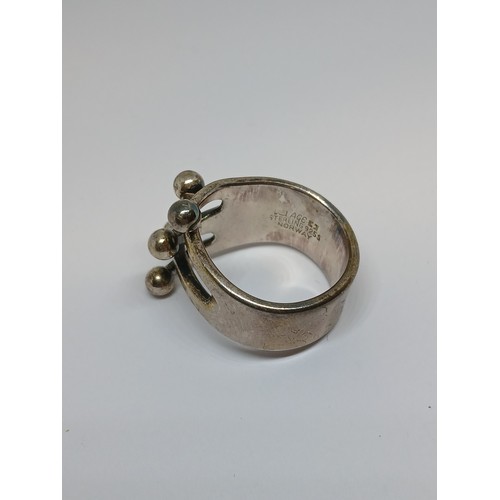 116 - ANNA GRETA EKER, a Norwegian Modernist Jester ring, marked STERLING 925S NORWAY, and also with maker... 