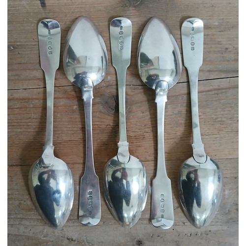 474 - A set of five George IV provincial silver spoons, Thomas Huntington of Carlisle, sponsor T.H, Newcas... 