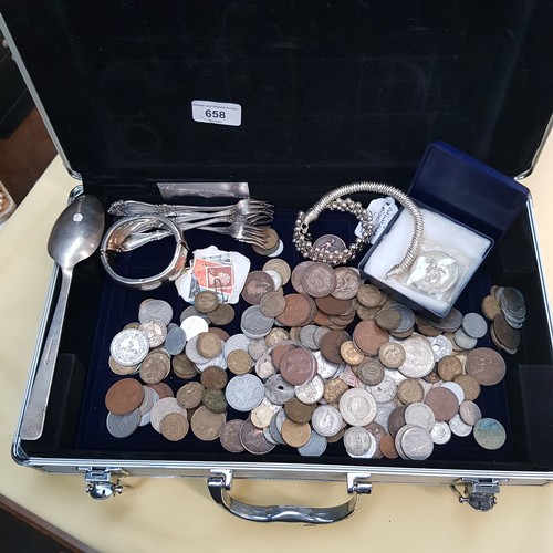 658 - Case of mainly coins