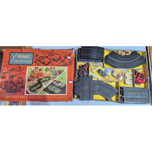 A Triang Minic M.1522 slot car racing set.