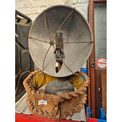 101 - A vintage corn work basket & a vintage gas lamp.