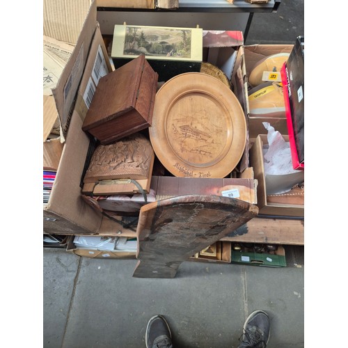 89 - A box of treen to include various bookends, bowls, large wall plaque etc