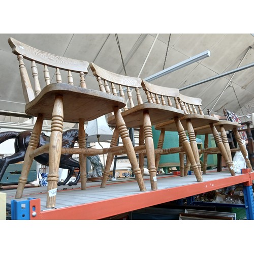 Photo inspiration: Picture Idea: A Set Of Four Pitch Pine Country Kitchen Dining Chairs