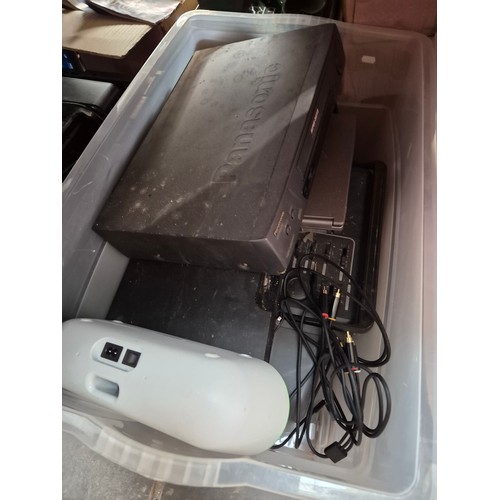 142 - 3 shelves (9 boxes) of electrical items including hifi, radios, Yamaha portasound, Sharp record deck... 