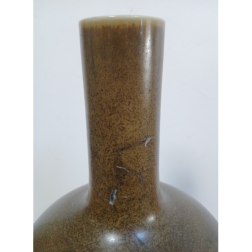612 - A Chinese porcelain tea dust glaze bottle vase, Qianlong seal mark and of the period, height 43.5cm,... 