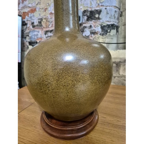 612 - A Chinese porcelain tea dust glaze bottle vase, Qianlong seal mark and of the period, height 43.5cm,... 