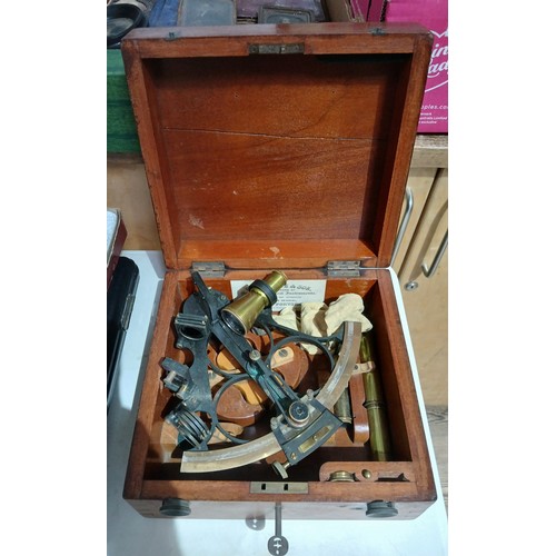 399 - A boxed sextant by George Lee & Son.