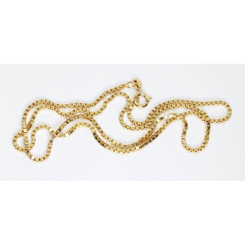 136 - A 9ct yellow gold box link chain, convention marks, length 44cm, weight 6.1g.