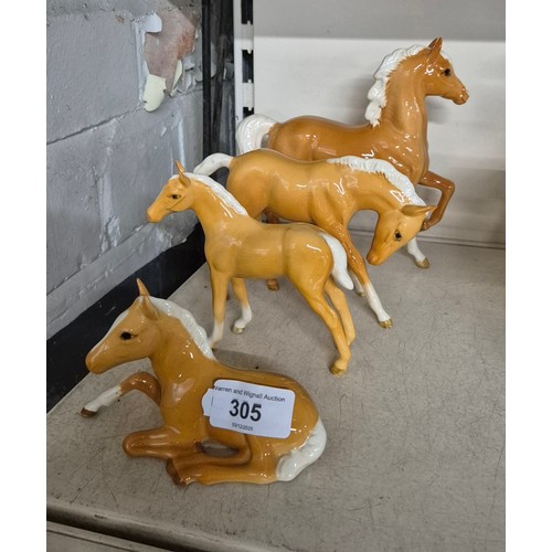 305 - Beswick - 4 Palomino horses including Prancing Arab Type 1st version (1261)