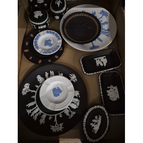 313 - A box of assorted Wedgwood Jasperware.