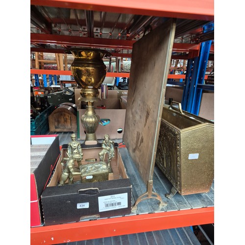 434 - Assorted brass ware comprising four figures modelled as miner's, a brass jardiniere, magazine rack a... 