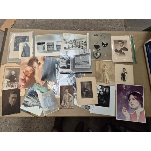 49 - A box of assorted vintage photographs to include Ballet, classical music & various ephemera, some si... 