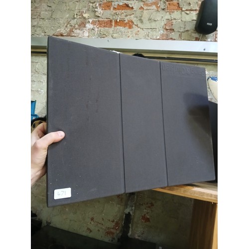 38 - A Bang & Olufsen HiFi system comprising record player/turntable, cassette deck, amplifier and speake... 