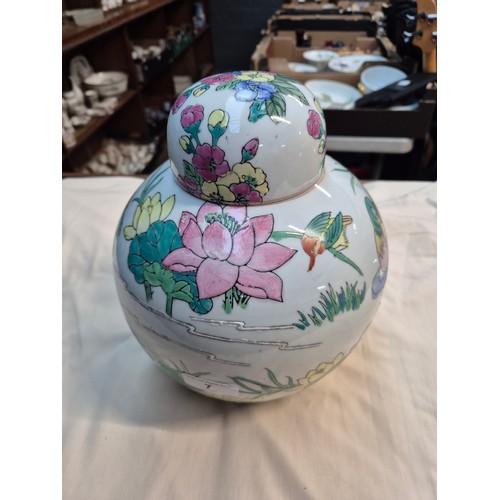 7 - 2 Chinese ginger jars, one with lid