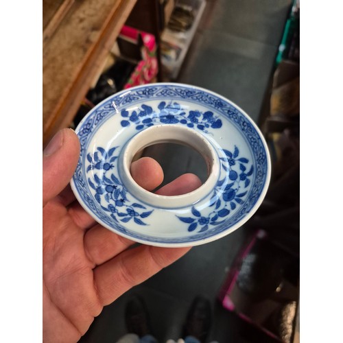 31 - A collection of blue and white oriental ceramics