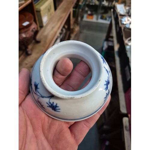 31 - A collection of blue and white oriental ceramics