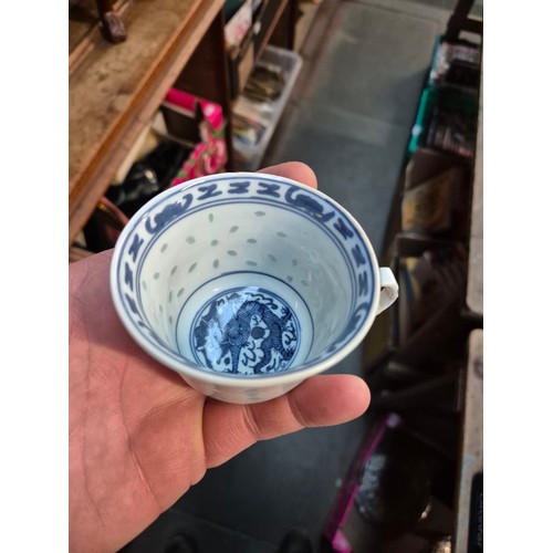 31 - A collection of blue and white oriental ceramics