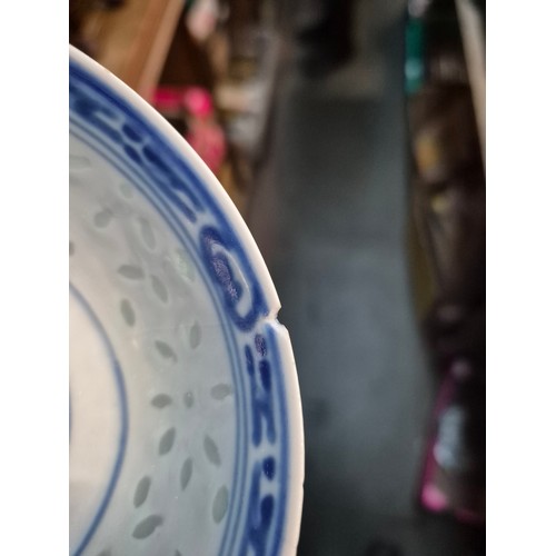 31 - A collection of blue and white oriental ceramics