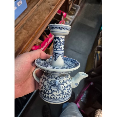 31 - A collection of blue and white oriental ceramics