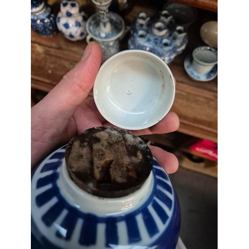 31 - A collection of blue and white oriental ceramics