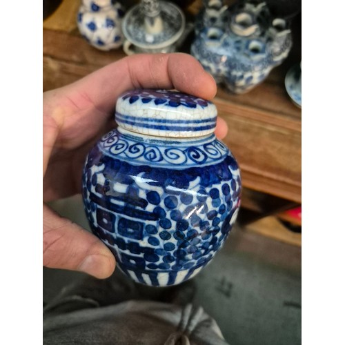 31 - A collection of blue and white oriental ceramics