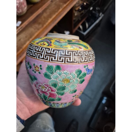 32 - A group of 10 ginger jars, 6 with lids