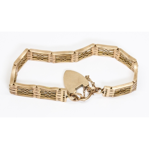 133 - A hallmarked 9ct gold gate bracelet, length 16cm, weight 22.8g, 10% buyer's premium (inclusive of VA... 