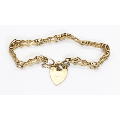 134 - A hallmarked 9ct gold gate bracelet, length 16cm, weight 14.8g, 10% buyer's premium (inclusive of VA... 