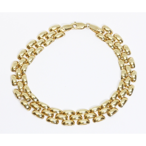 22 - A rice bead link bracelet, marked '375', length 20cm, weight 8.8g.