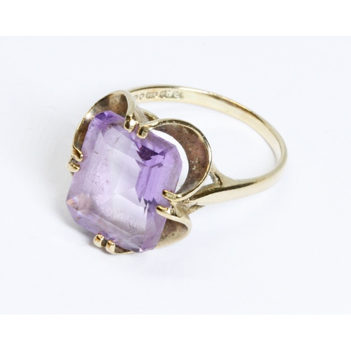 40 - A hallmarked 9ct gold amethyst ring, gross weight 3g, size M.
