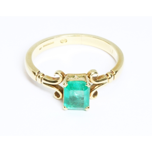 59 - An 18ct gold emerald ring, the stone measuring approx. 7.34mm x 5.82mm, depth 2.73mm, gross weight 4... 