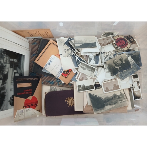90 - Frank King, a box of assorted family photographs, also including photographs relating to the Naylor ... 