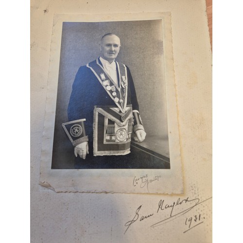 90 - Frank King, a box of assorted family photographs, also including photographs relating to the Naylor ... 