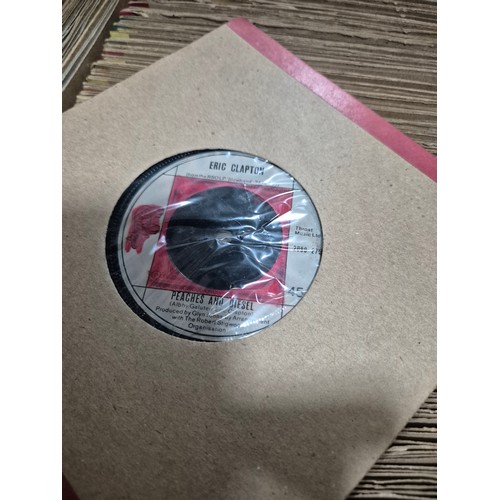 406 - Approx 1400 45 rpm singles - 400 in paper sleeves and appx 1000 in cardboard sleeves