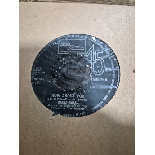 406 - Approx 1400 45 rpm singles - 400 in paper sleeves and appx 1000 in cardboard sleeves
