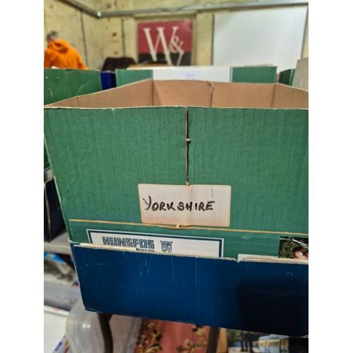 112 - A collection of mainly public transport and tourism related books and ephemera, mainly late 20th/ear... 