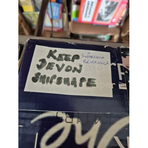 112 - A collection of mainly public transport and tourism related books and ephemera, mainly late 20th/ear... 